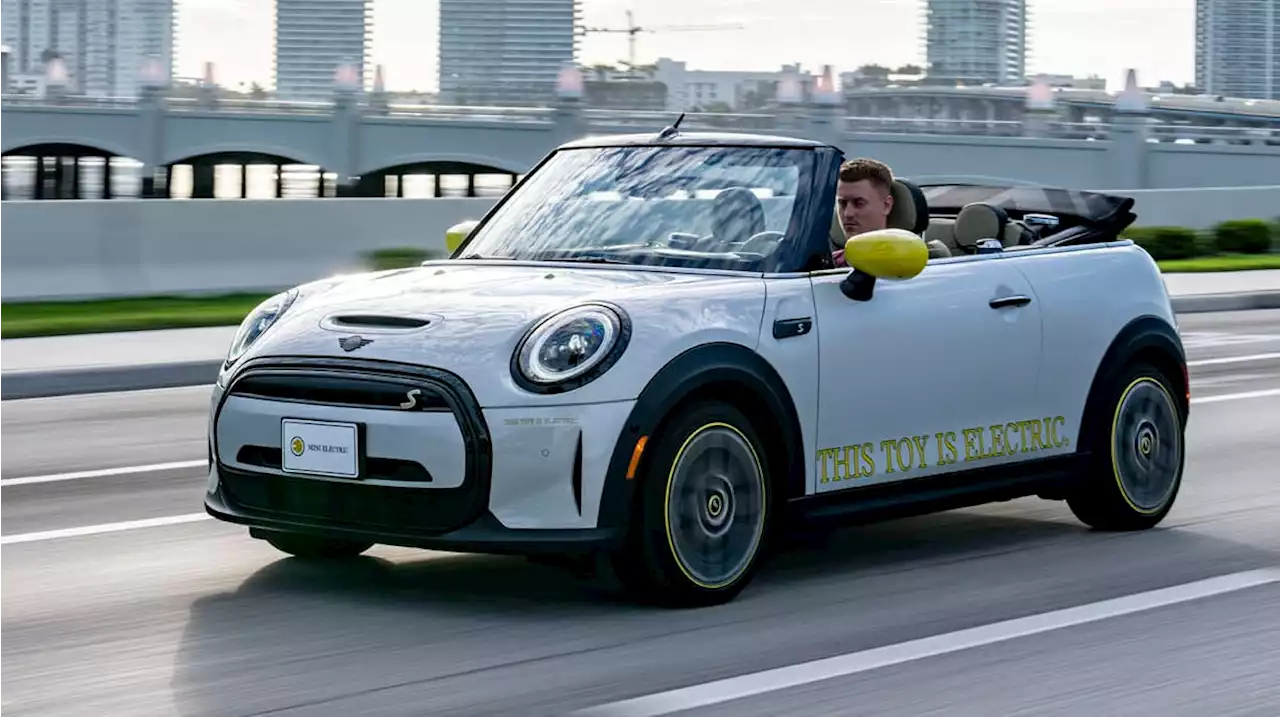 One-Off Mini Cooper SE Convertible Might Hint at Future EV