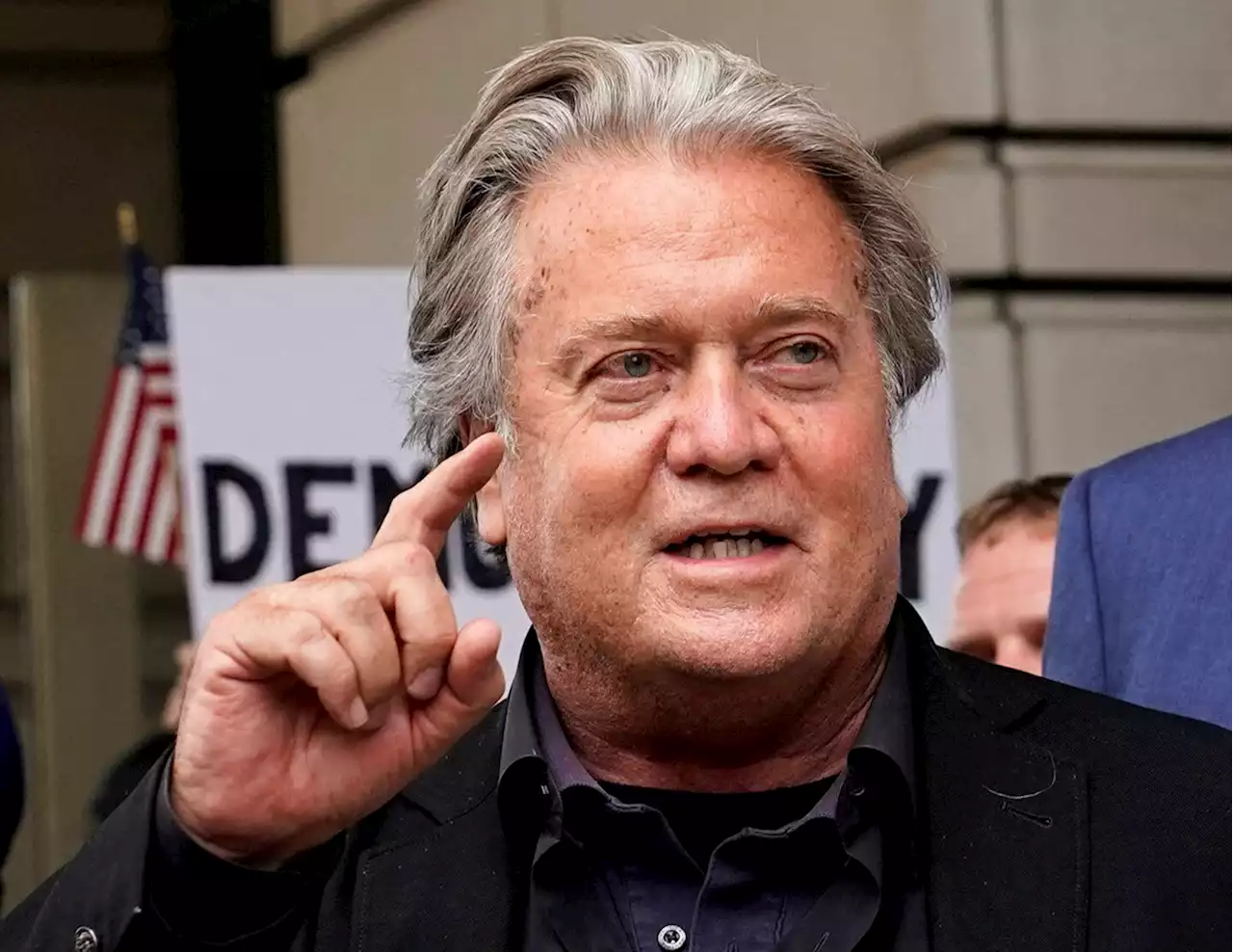 Prosecutor: Steve Bannon thumbed his nose at the law