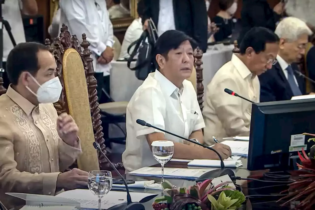 Amid backlash, Marcos says blended learning can continue in 'very specific areas'