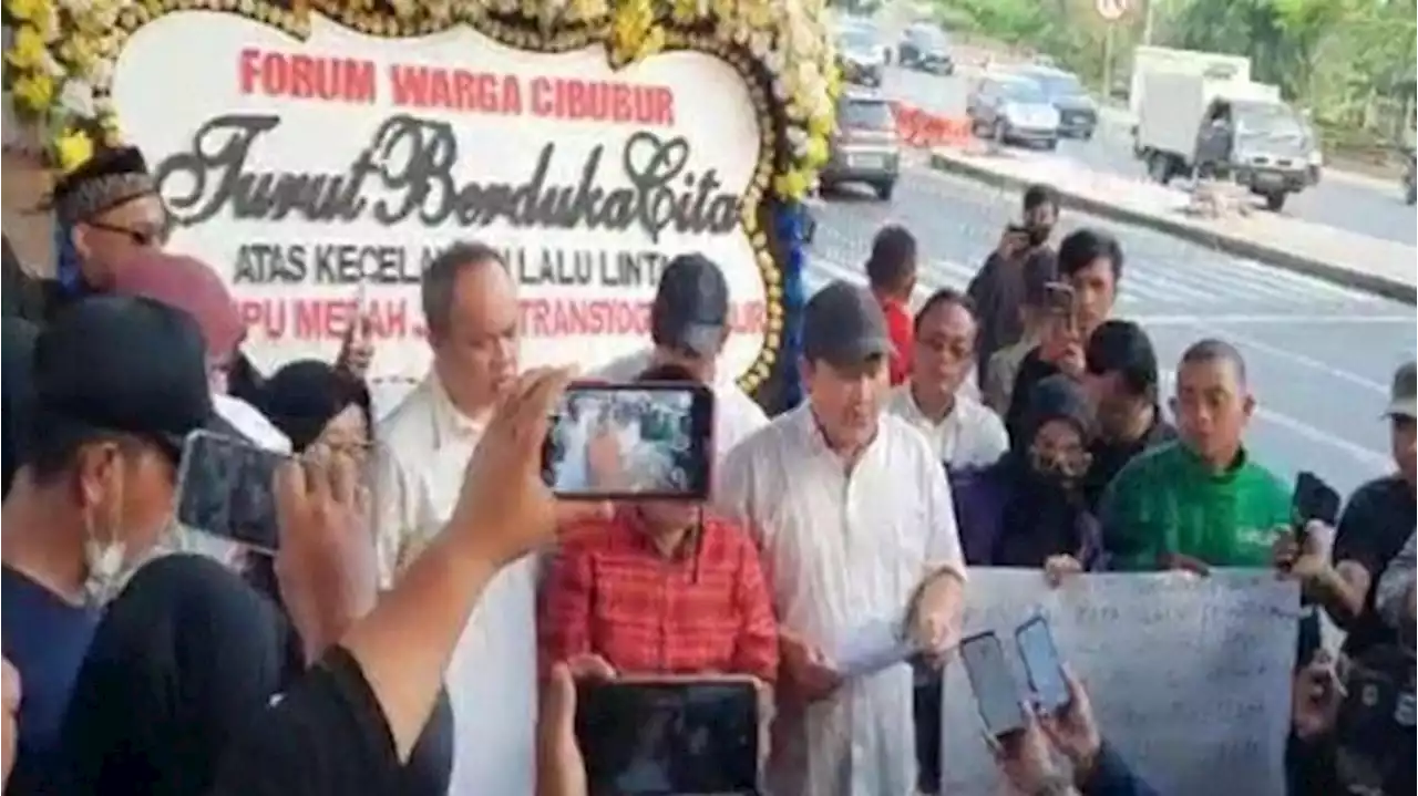 Warga Cibubur Gelar Aksi Tabur Bunga