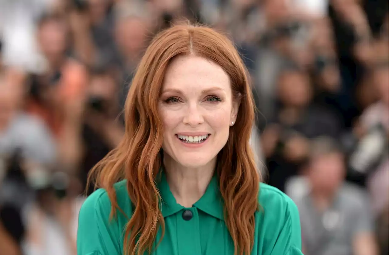 Julianne Moore Shares a Cautionary Tale About Plucking Your Eyebrows