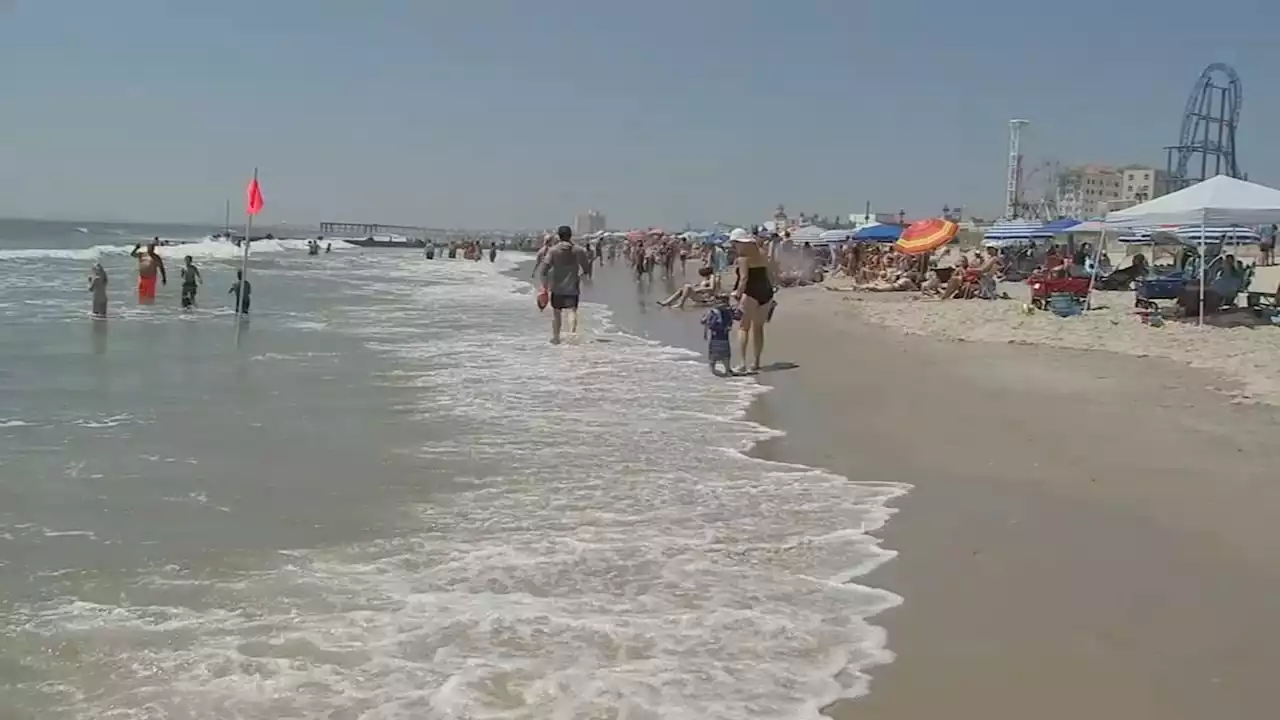 Crowds flock to the Jersey shore to beat the heat