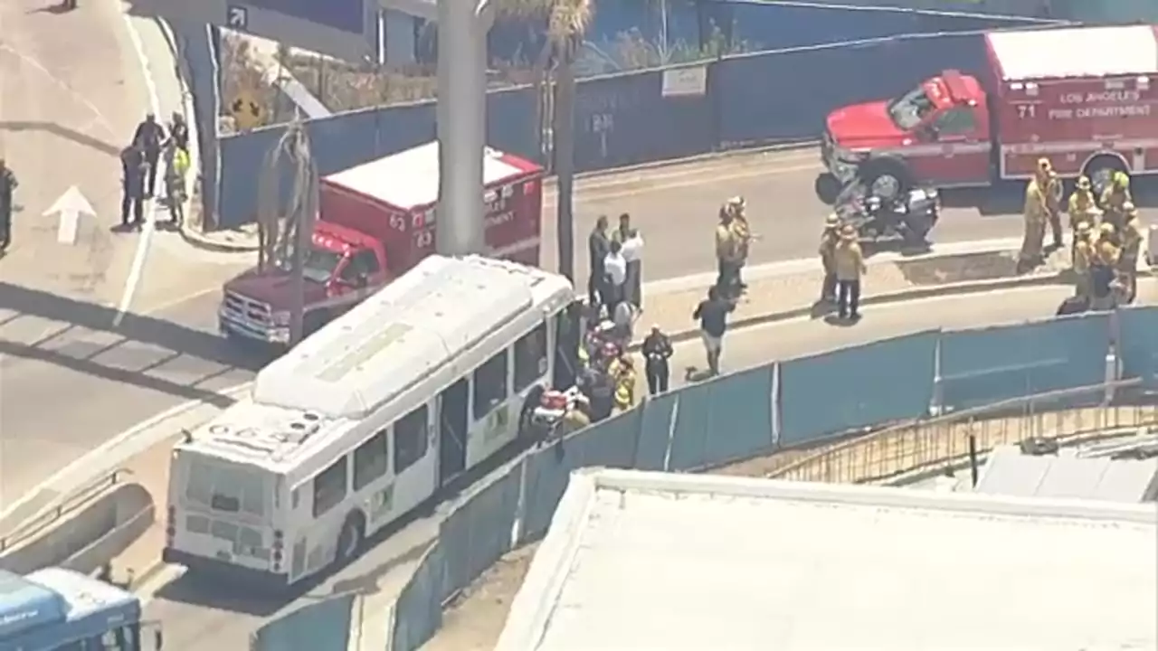 LIVE: 2 seriously injured in LAX shuttle bus crash, officials say