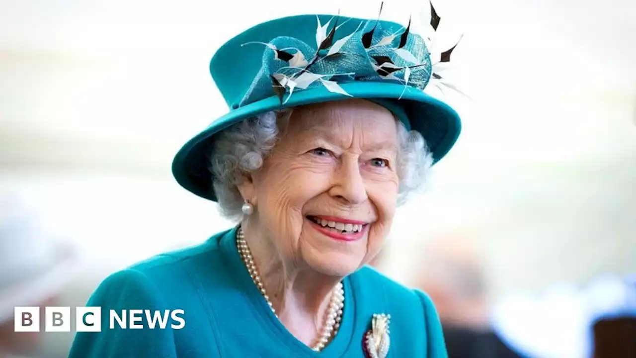 Queen travels to Balmoral for summer holiday