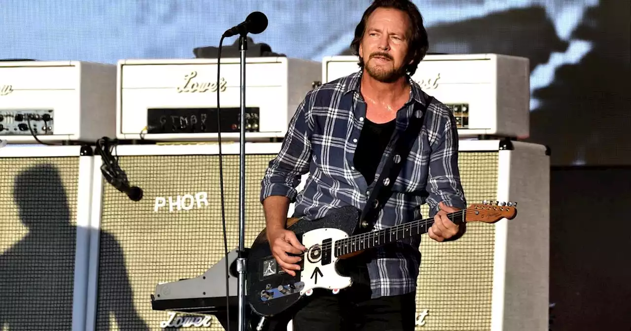 Pearl Jam says Eddie Vedder's throat damaged by wildfire smoke, cancels Vienna concert