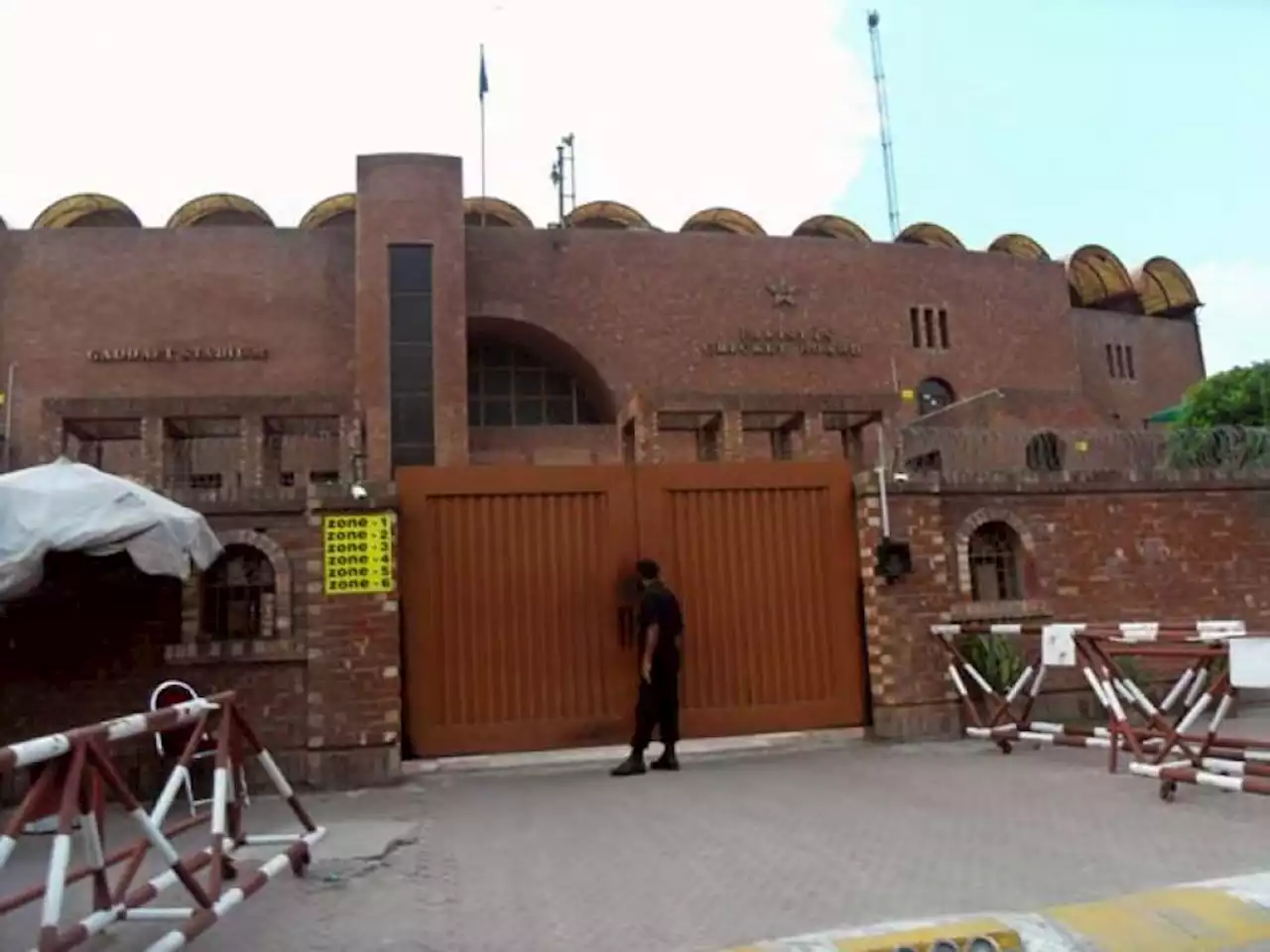 انگلینڈ کرکٹ ٹیم کے دورہ پاکستان سے قبل سیکیورٹی ٹیم لاہور پہنچ گئی