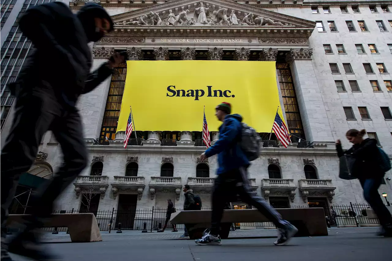 Snap Stock Plunges 25% After Posting $422 Million Q2 Loss