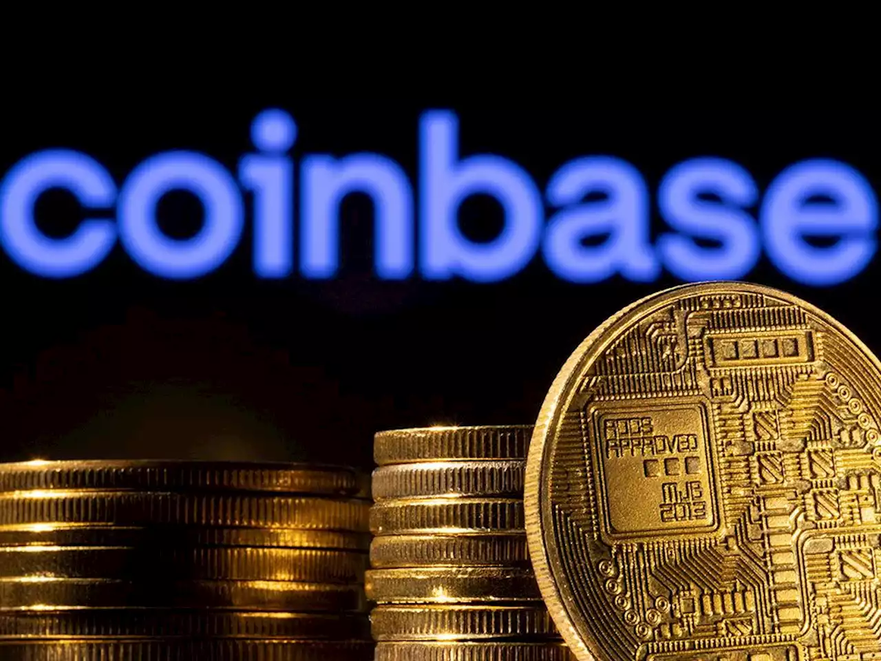 Former Coinbase manager charged in first crypto insider trading case