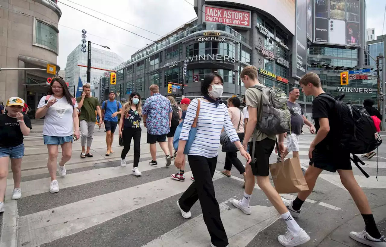 Foot traffic in downtown Toronto hits post-pandemic high as employees return to office