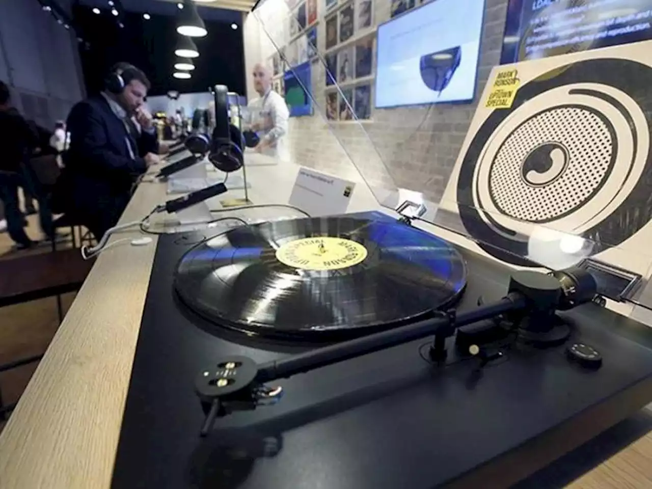 World's first bioplastic vinyl record launched in the UK