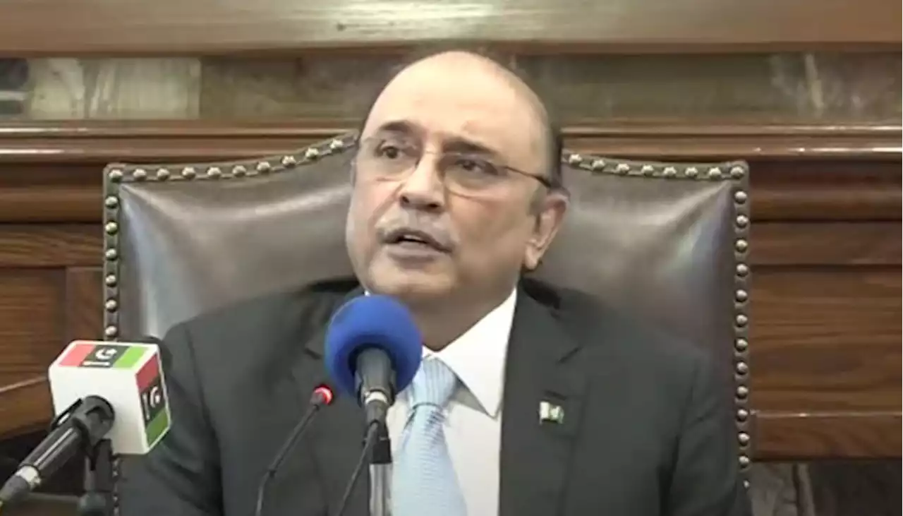 پرویز الہٰی وعدہ کرکے عمران خان سے جا ملے، آصف زرداری