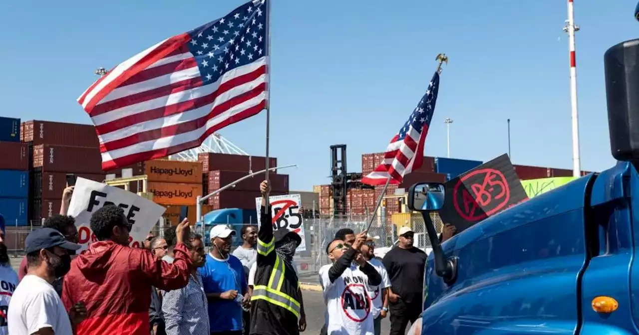 Port of Oakland cargo operations shut down due to trucker AB5 protests