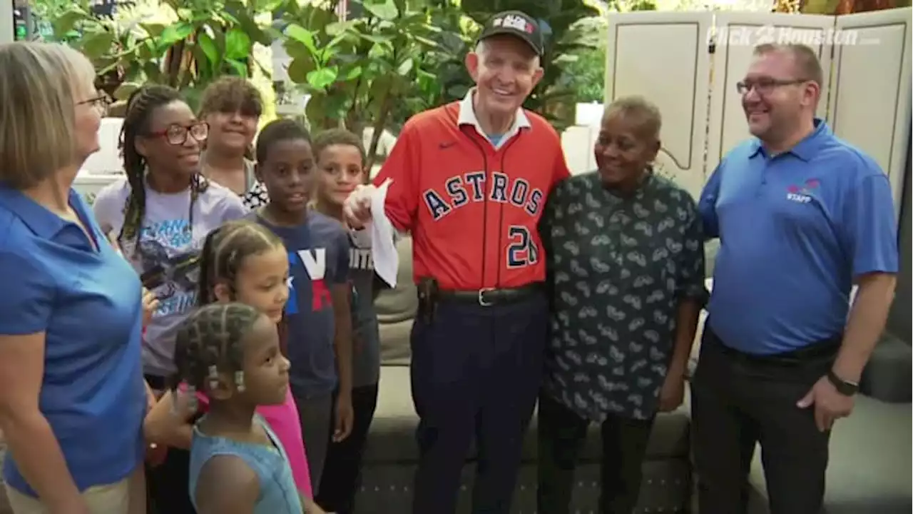 Mattress Mack surprises grandmother of 5 with free kids’ furniture