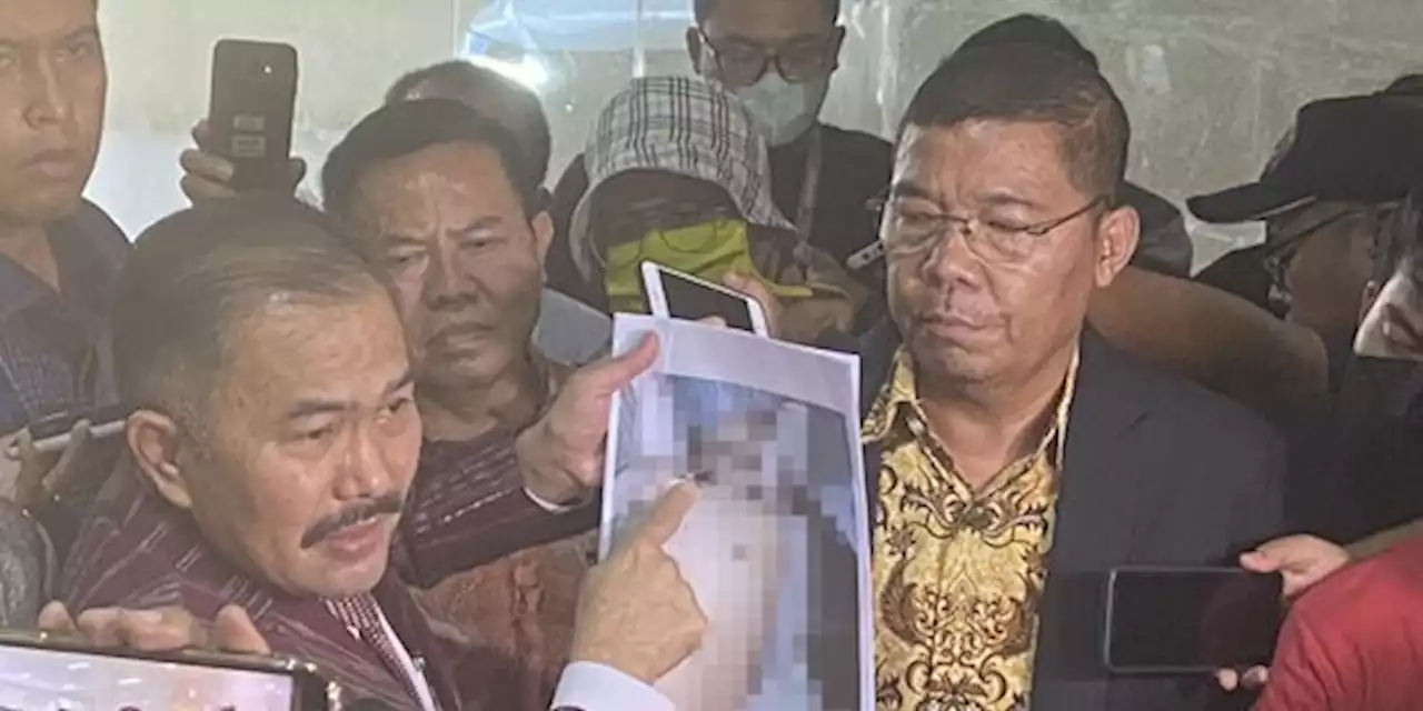 Curiga Disiksa, Pihak Keluarga Ungkap Kondisi Jasad Brigadir J Setelah Peti Dibuka | merdeka.com