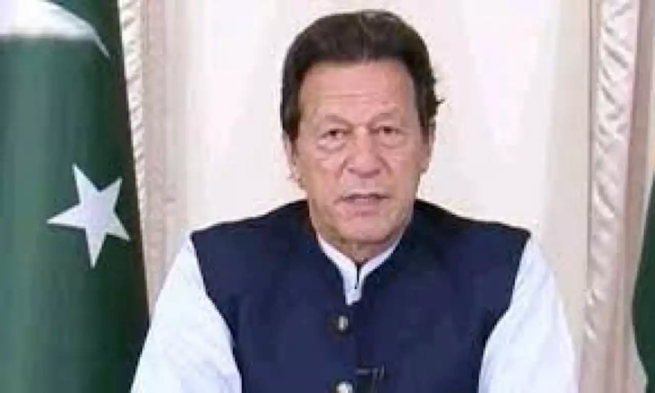سکندر سلطان راجہ بددیانت شخص ہے اس کے ہوتے ہوئے الیکشن میں حصہ نہیں لیں گے: عمران خان