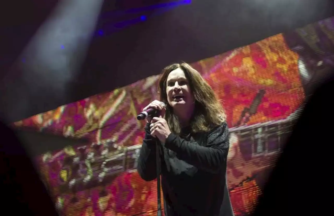 Pascaoperasi, Ozzy Osbourne Berjalan Gunakan Tongkat |Republika Online