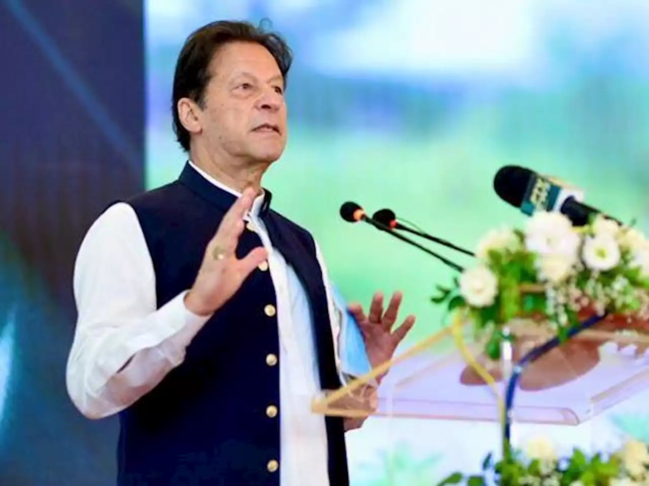 چوری کے پیسے سے عوامی مینڈیٹ چوری کیا تو پھرمیں ذمہ دار نہیں ہوں گا، عمران خان - ایکسپریس اردو