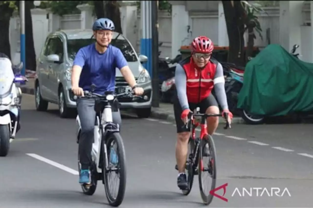 Nggowes Bareng Sekjen PAN, Sekjen PDIP Ngaku Tak Bahas Pilpres