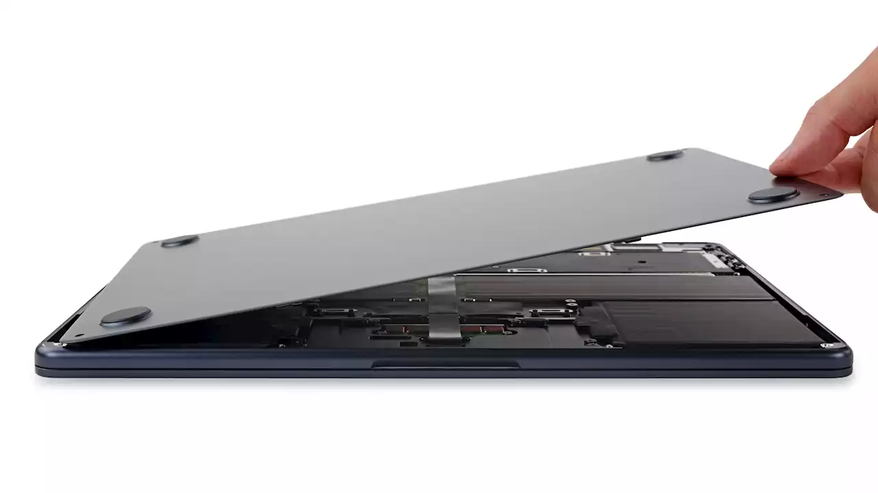 Apple forgoes heatsink in M2 MacBook Air