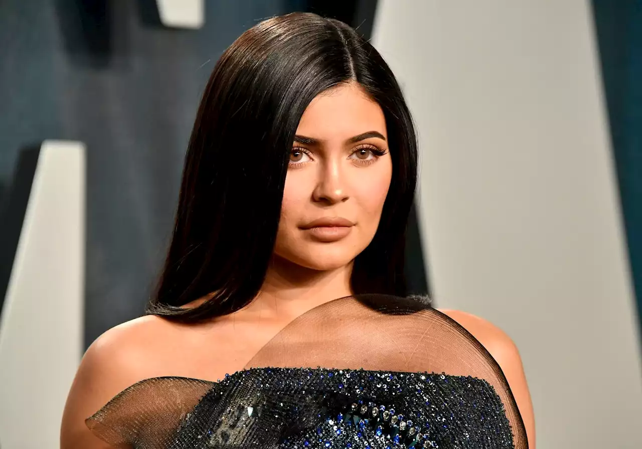 Kylie Jenner gets roasted for flaunting private jet in climate crisis