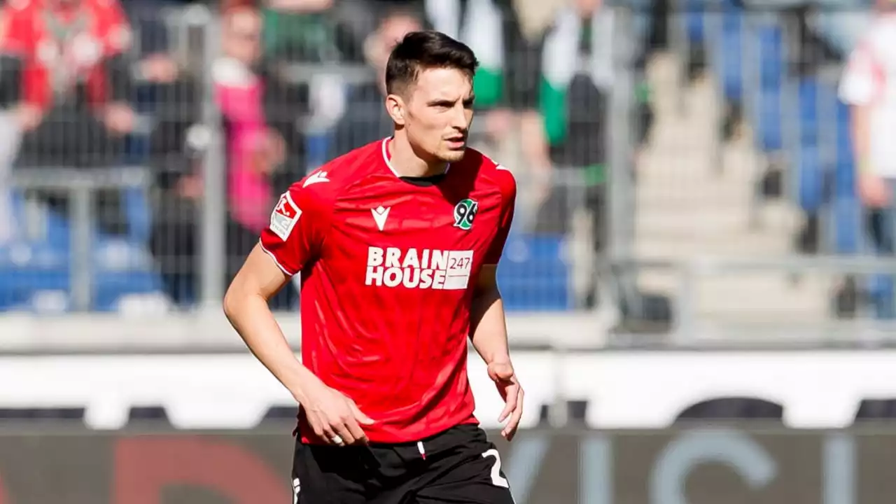 Hannover 96: Job-Problem! Sebastian Stolze spielt falsch