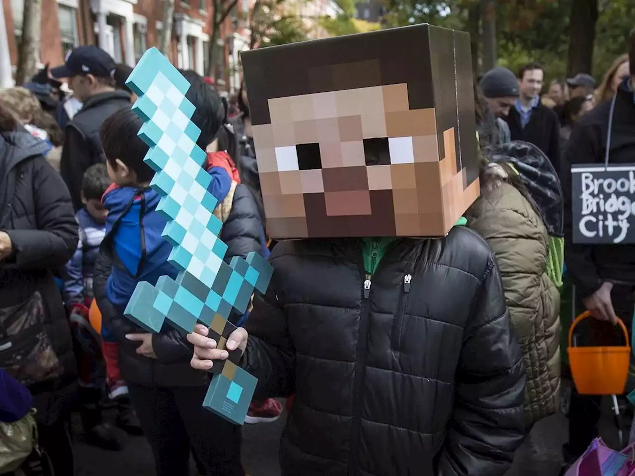 Minecraft isn't buying the NFT hype, says they're exclusionary and encourage 'profiteering' | Businessinsider