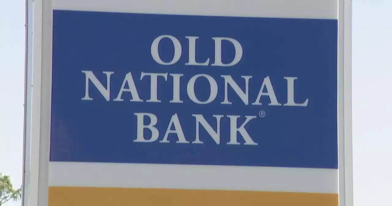 'It's insanity' – Customers complain of issues after Chicago-area bank merger