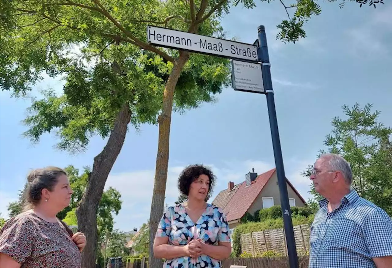 Neues Zusatzschild zum Straßennamen „Hermann-Maaß-Straße“