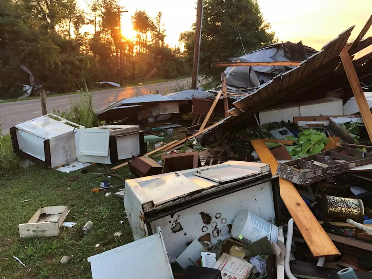 EF-1 tornado tears through 2 miles of Wayne and Holmes counties