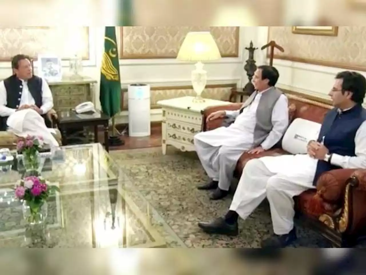 پی ٹی آئی اور ق لیگ کی ڈپٹی اسپیکرپنجاب کی رولنگ کیخلاف سپریم کورٹ میں درخواست دائر - ایکسپریس اردو