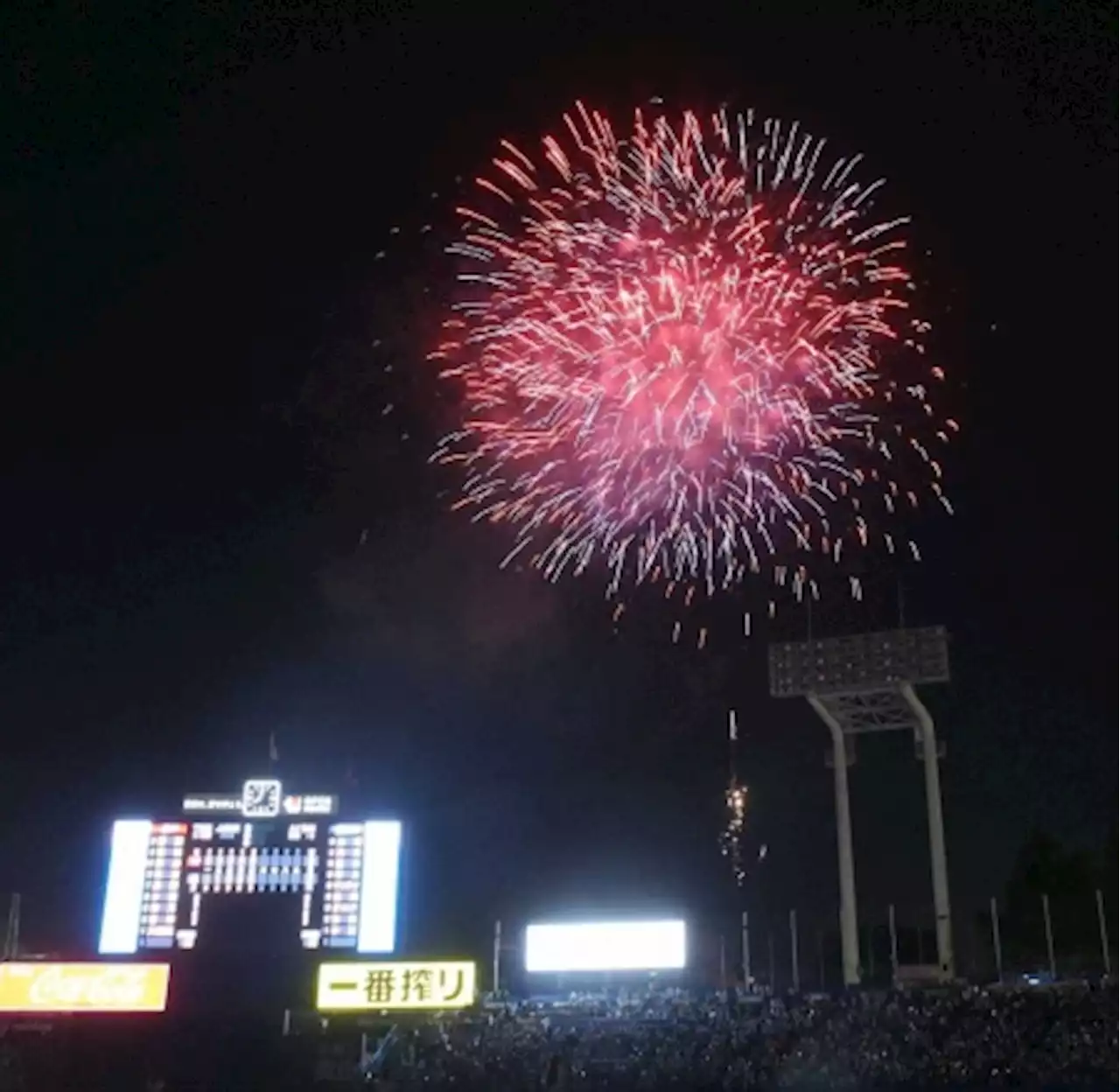 ヤクルト本拠で“夏の風物詩”始まる! 神宮の花火にネット反響「今年初めて」「雷かと思った」 - トピックス｜Infoseekニュース