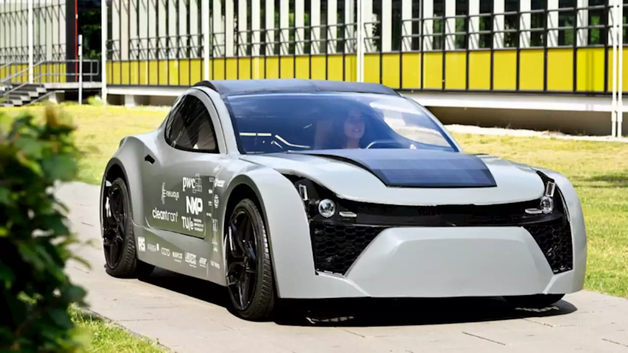 Students build electric vehicle that captures carbon as it drives