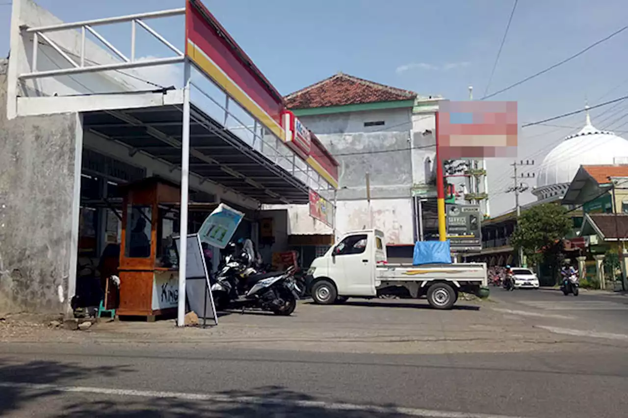 Maling Gondol Motor Pengunjung Toko Modern di Bugul Kidul