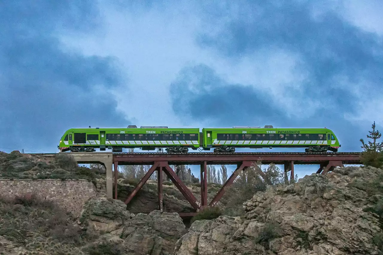 El nuevo servicio ferroviario de dos vagones que permite disfrutar de la majestuosidad de la Patagonia