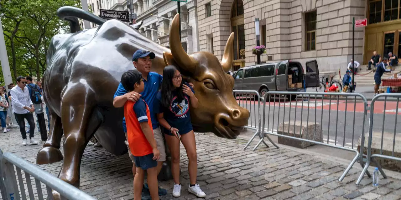 Stock market turbulence may not be scaring off retail investors: 'We’re not seeing investors respond the way they typically have'