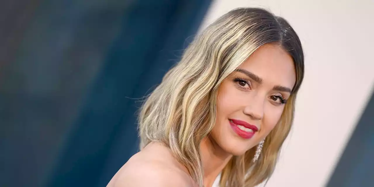 Jessica Alba's reverse hair transformation has inspired us just in time for our next salon visit