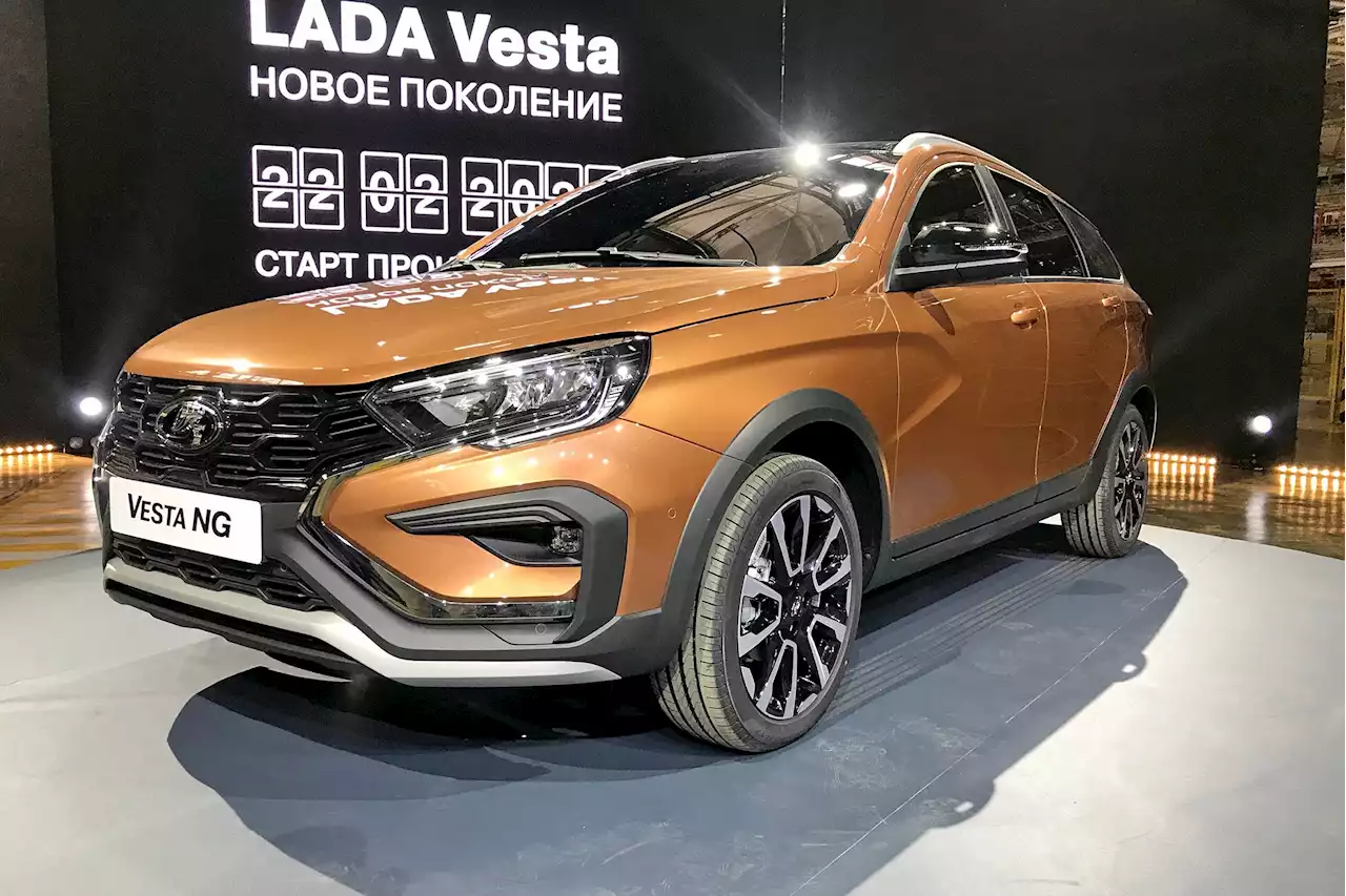 АвтоВАЗ может начать продажи новой Lada Vesta, но машины будут без планшета - Российская газета