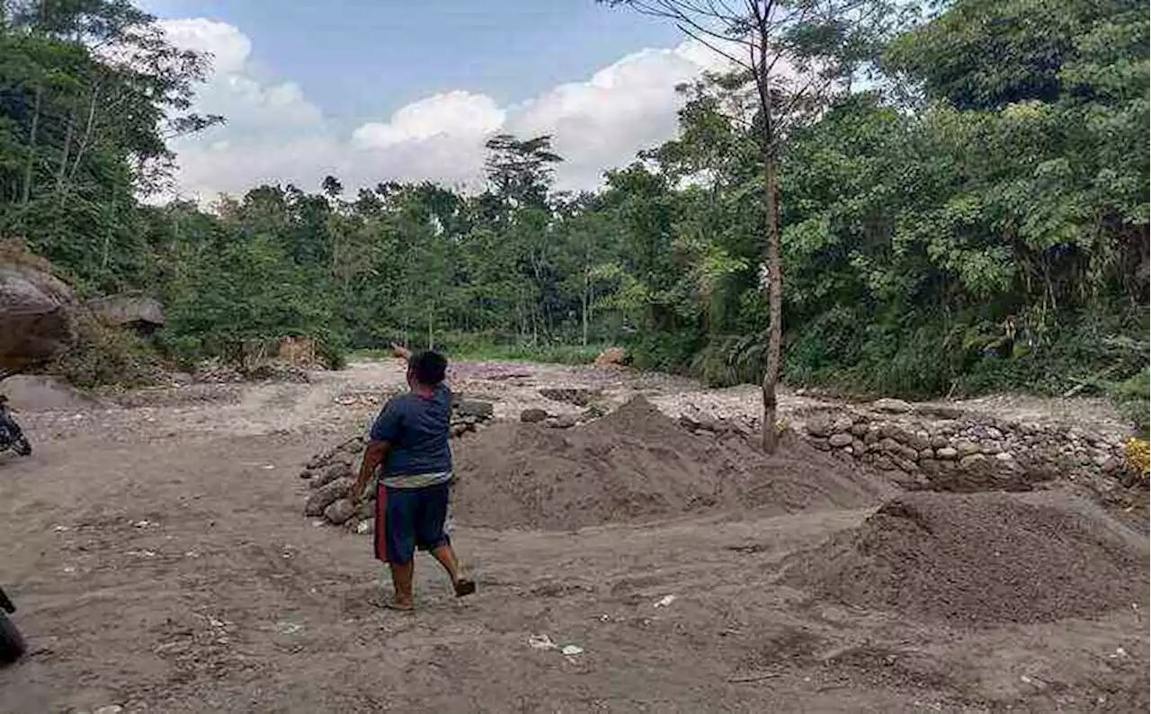 Semangat Kerja Keras Bocah Penambang Pasir Boyolali, Upah Rp25.000/Hari