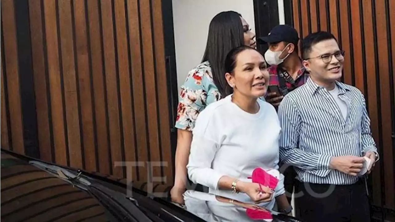 Nikita Mirzani Ditangkap, Fitri Salhuteru Beri Tanggapan: Banyak yang Ingin Saya Tulis...