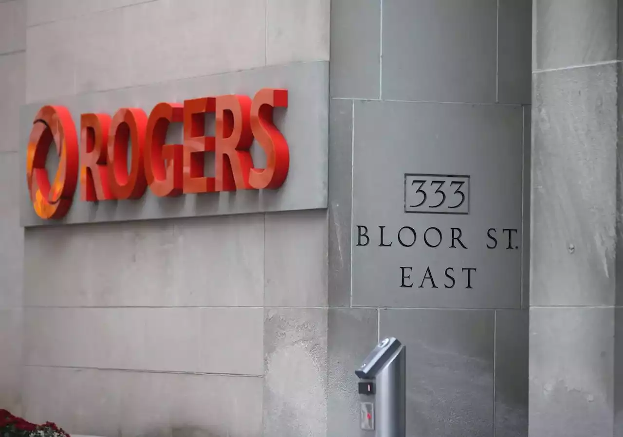 Rogers exec ousted after system failure could be entitled to millions in compensation