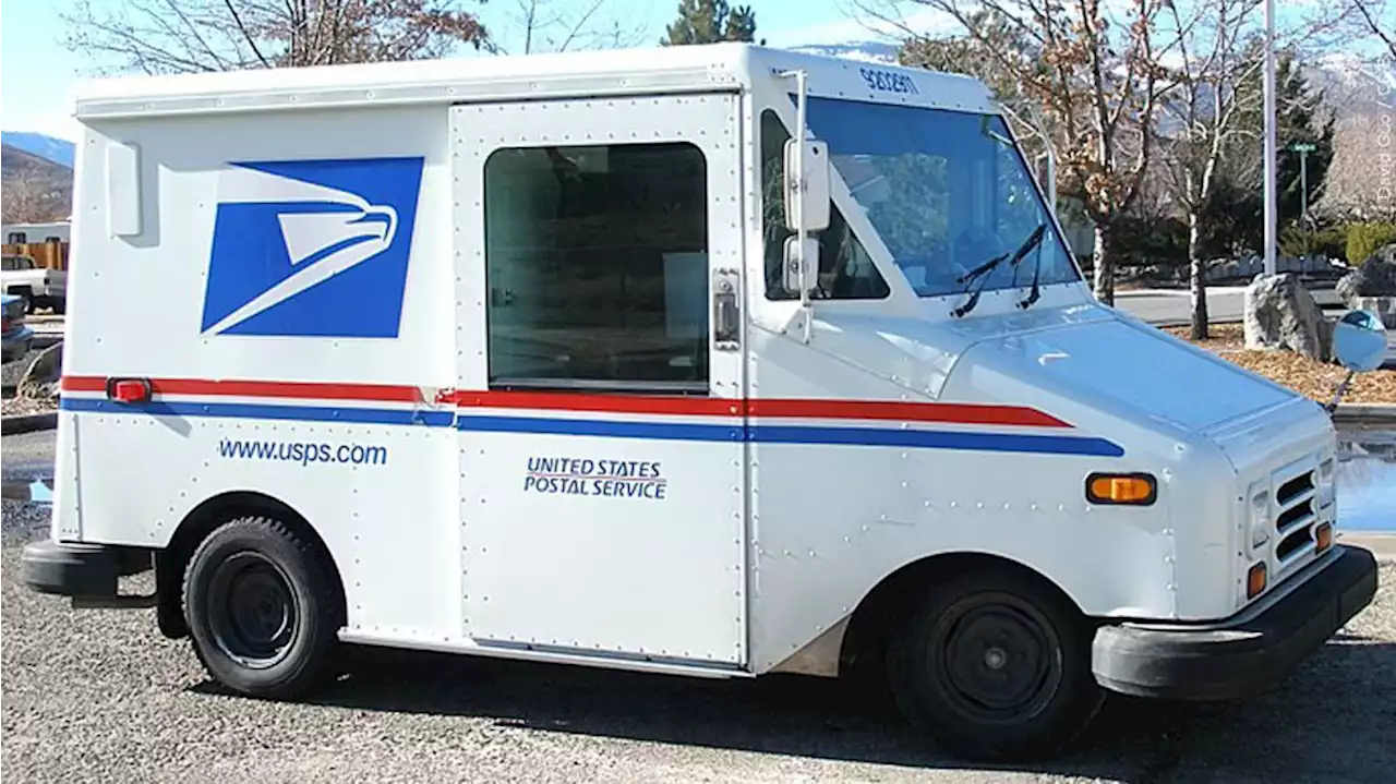 US Postal Service to make 40% of its delivery trucks electric