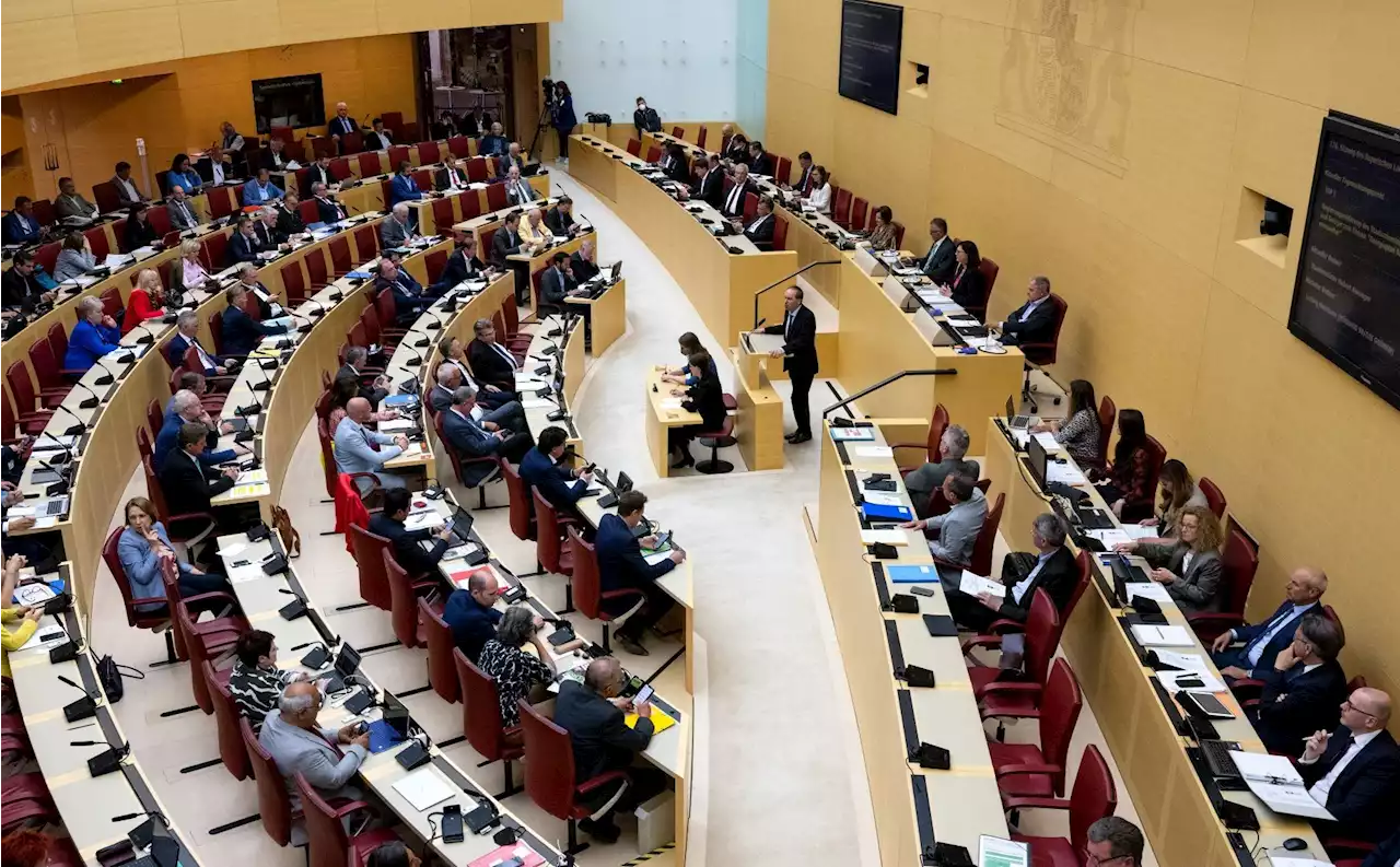 Mehr Streit, mehr Transparenz: So lief das Plenarjahr in Bayern