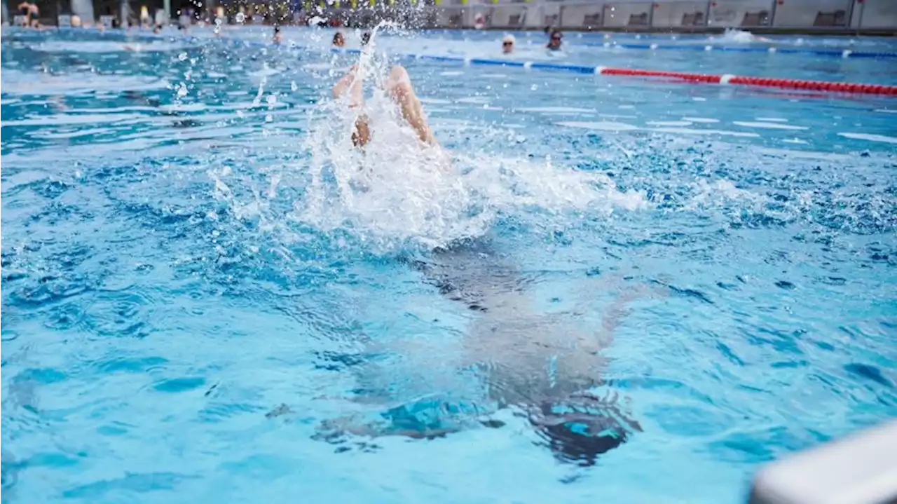 Gewalt in Berliner Bädern besorgt Freibad-Chef im Umland