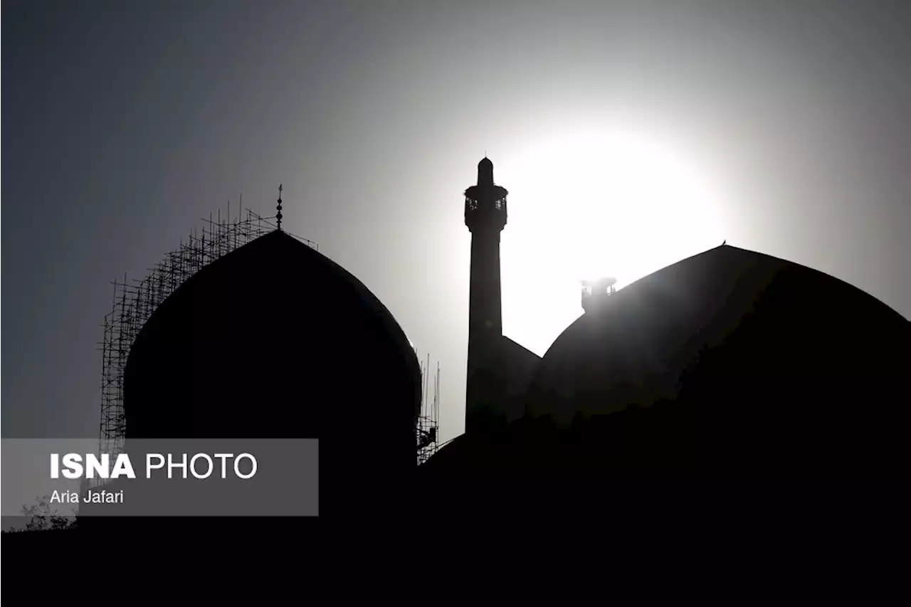 مرمت گنبد مسجد جامع عباسی را متوقف کنید
