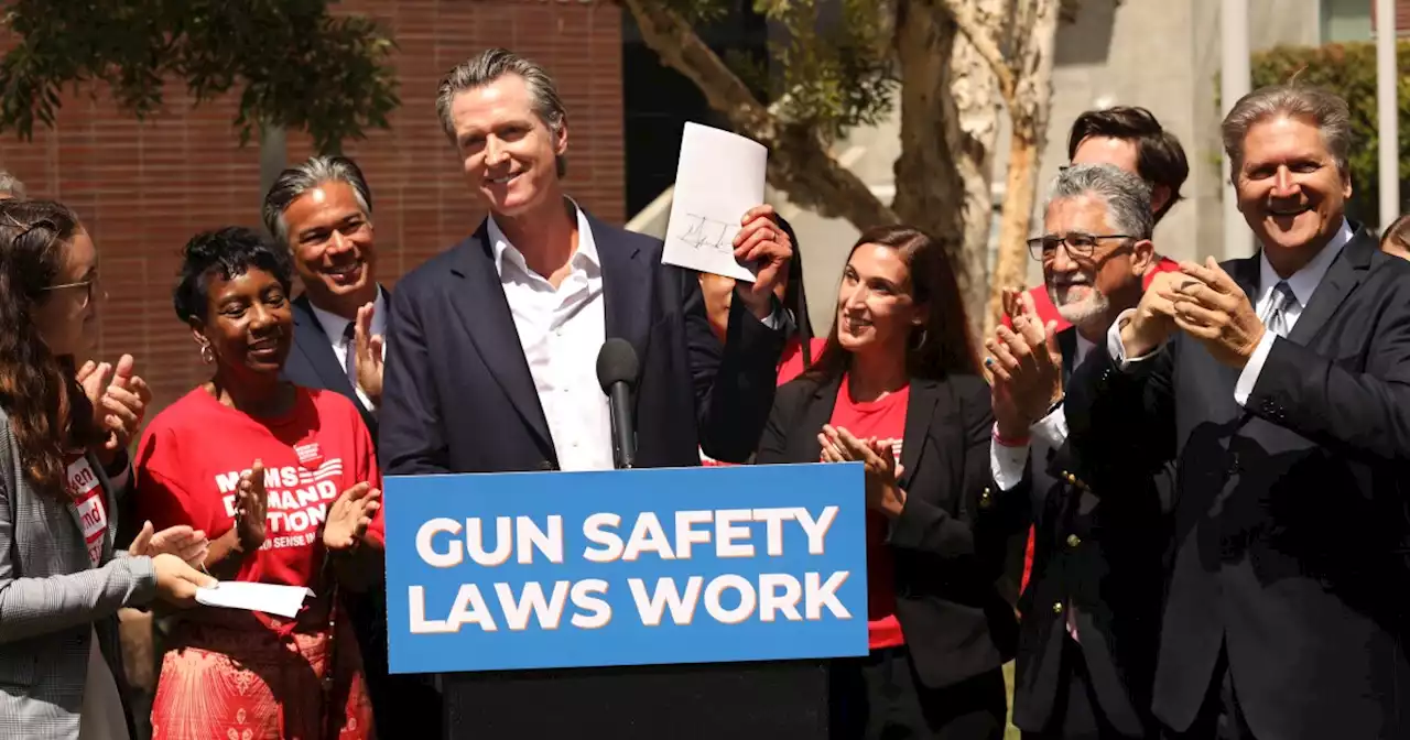 Op-Ed: Is California's new gun law, modeled after the Texas abortion law, constitutional?