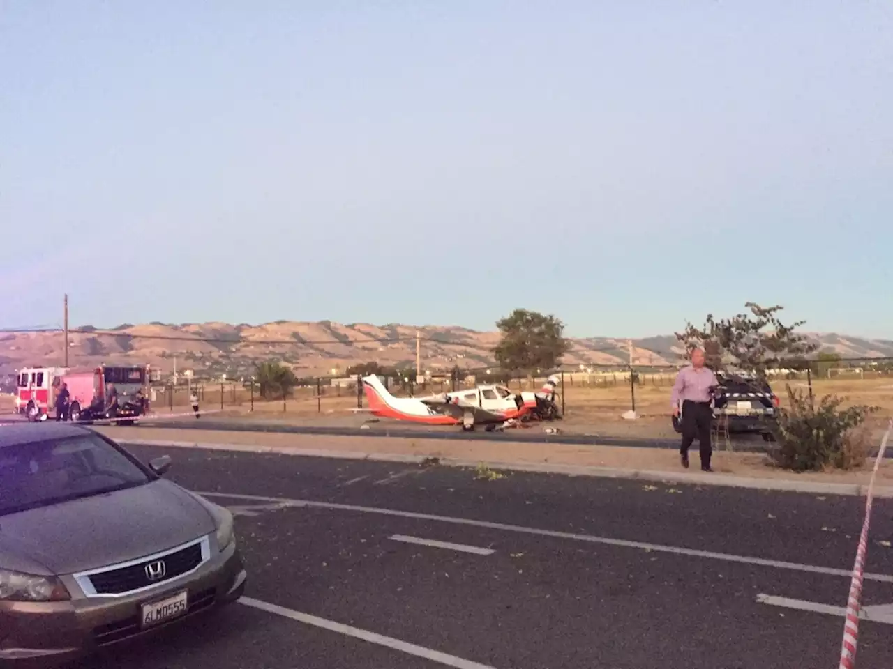 Small plane crashes in San Jose neighborhood after it hit utility pole