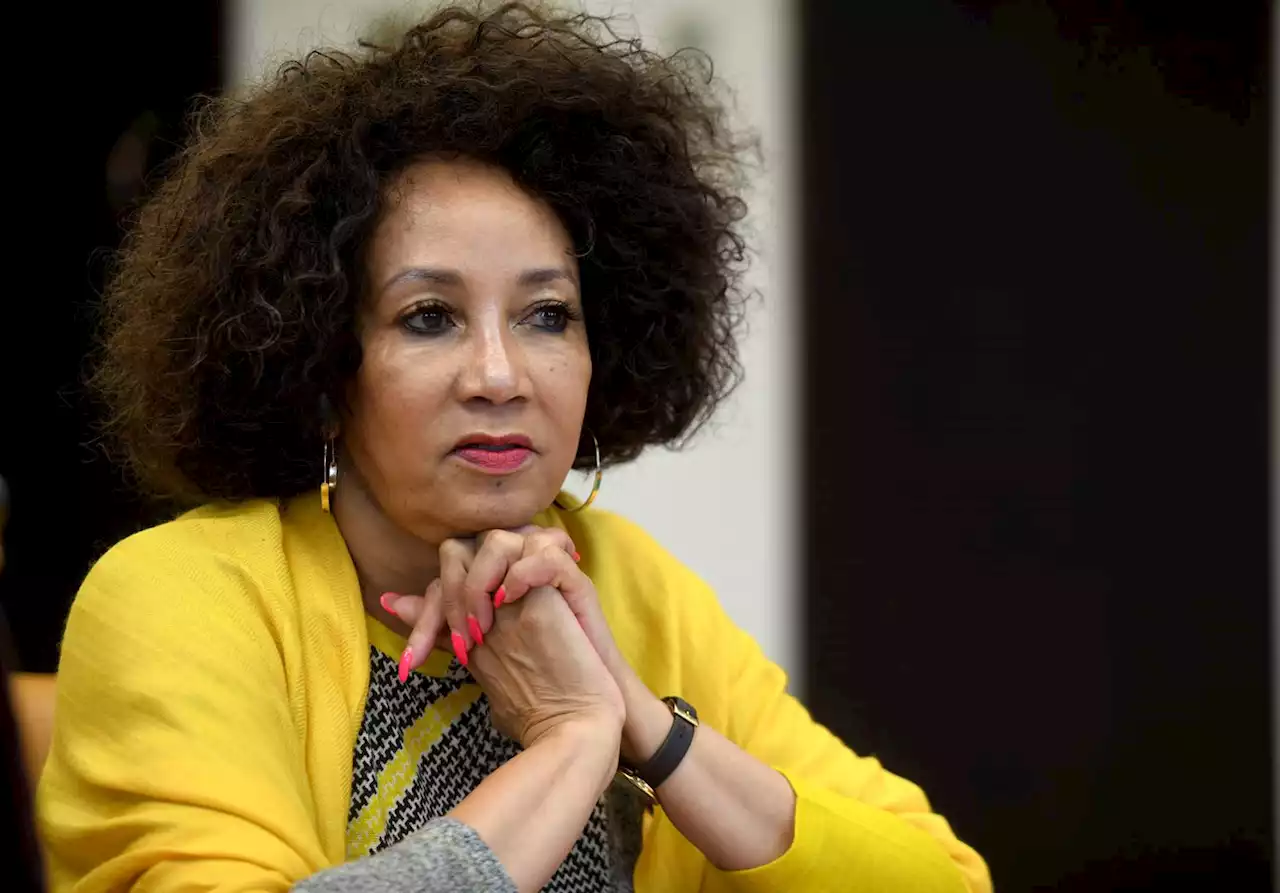 EXPLAINER | Sisulu meds comments: What does the law say about importing medicines? | News24