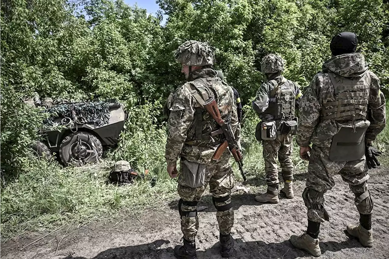 Мизинцев: Неонацисты продолжают устраивать позиции в домах и школах - Российская газета