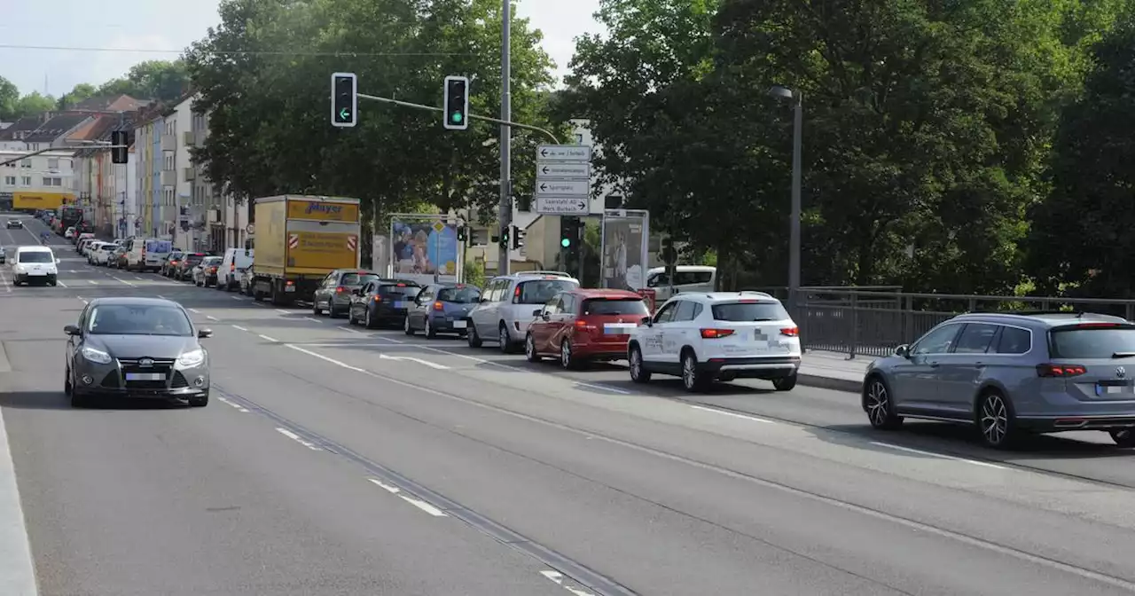 Sanierungsarbeiten: Stau und Stillstand am ersten Tag der einseitigen Vollsperrung der A 620 bei Saarbrücken (mit Bildergalerie)