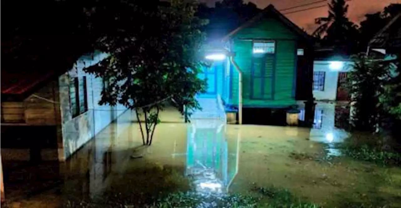 Flash floods hit several areas in Seremban